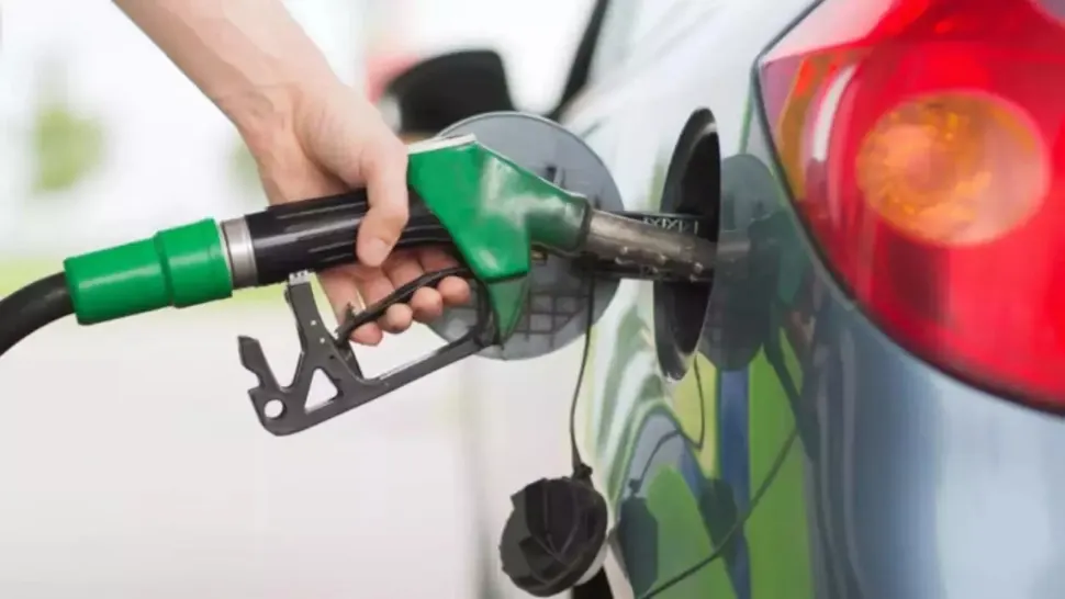 Scăderi ale prețului la petrol după anunţarea unui armistiţiu între Israel şi Liban