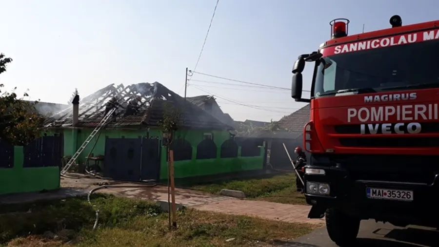 Pompierii în alertă. Incendiu la o gospodărie din Timiș.