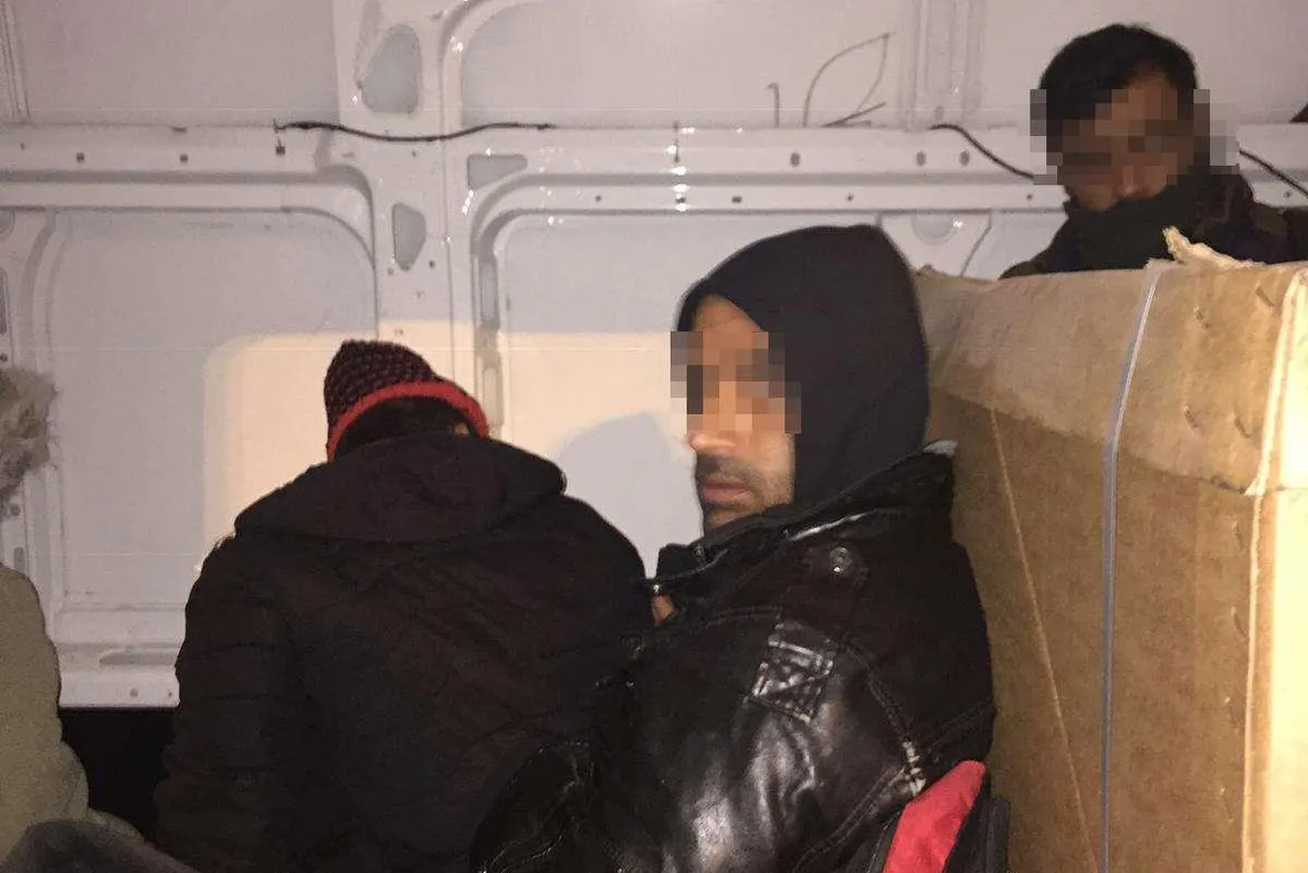Irakeni prinși în timp ce încercau să forțeze frontiera