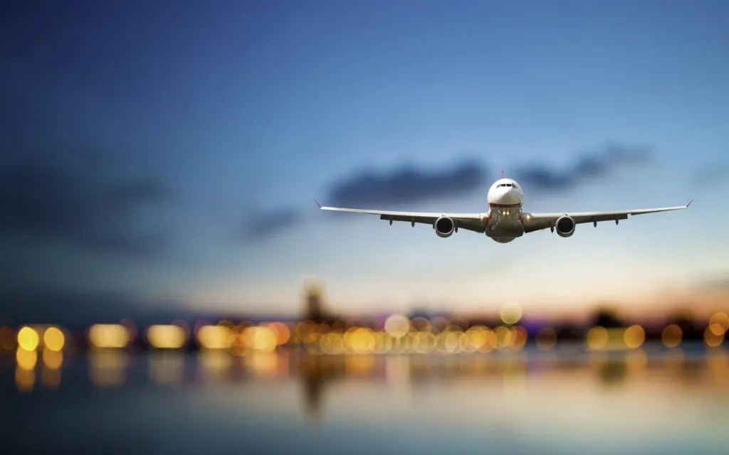 Vântul puternic afectează Aeroportul din Timișoara.  Avion trimis spre Budapesta