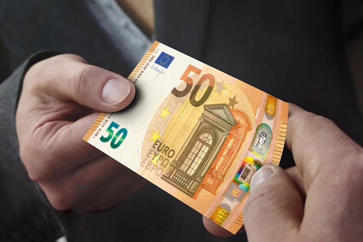 Euro falși dați la schimb în Timiș. Poliția a intervenit