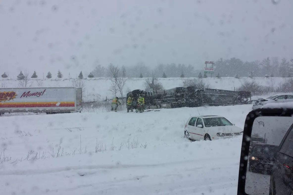Val de accidente din cauza zăpezii, poliția vine cu precizări