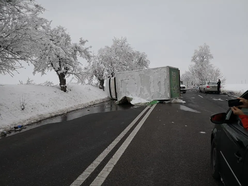 Accident pe șoseaua care leagă Timișoara de Arad
