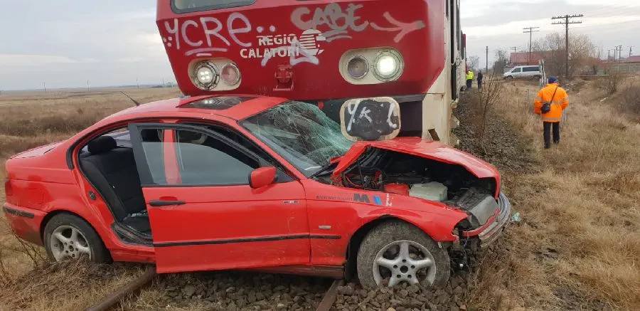 Șofer rănit grav într-un accident feroviar, în apropiere de Timișoara