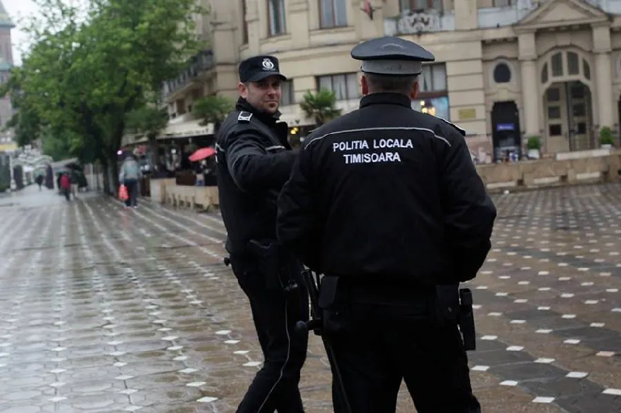 Polițiștii din Timișoara, la pas prin cartiere. Descoperirile oamenilor legii