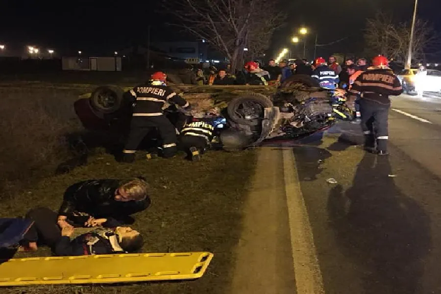 Accident grav în apropiere de Timișoara. Doi adulți și doi copii au ajuns la spital. Foto
