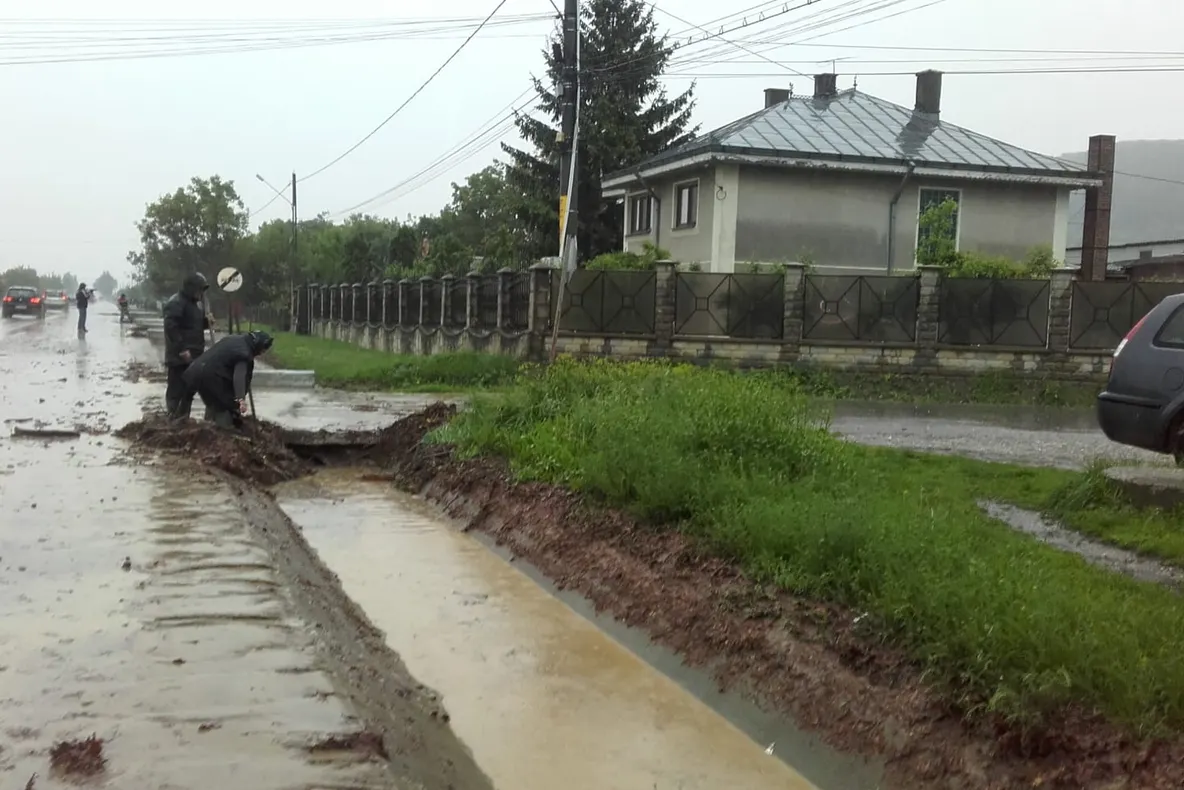 Viituri pe apele din Banat. Alertă în mai multe localități