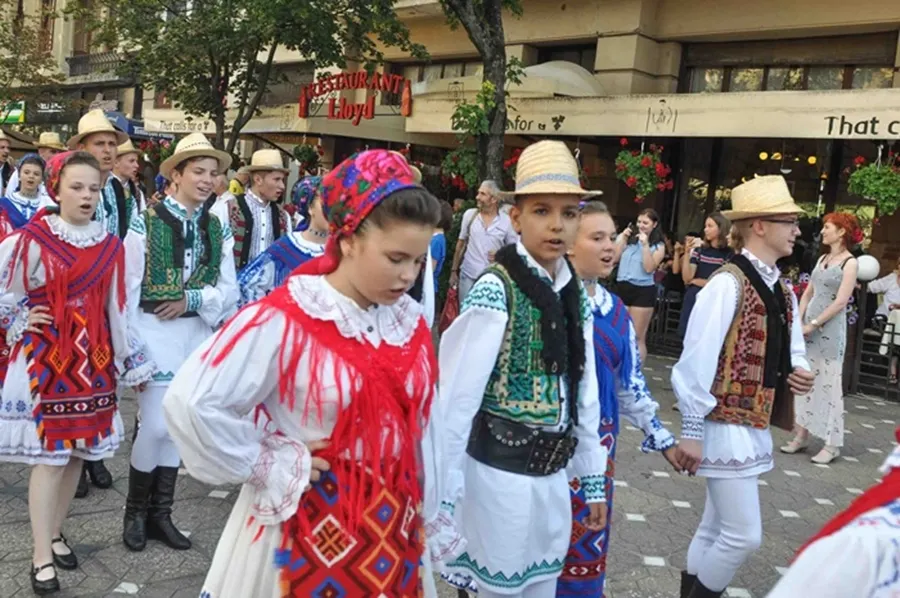 Mii de artiști de pe trei continente vin la Timișoara pentru un festival devenit tradiție