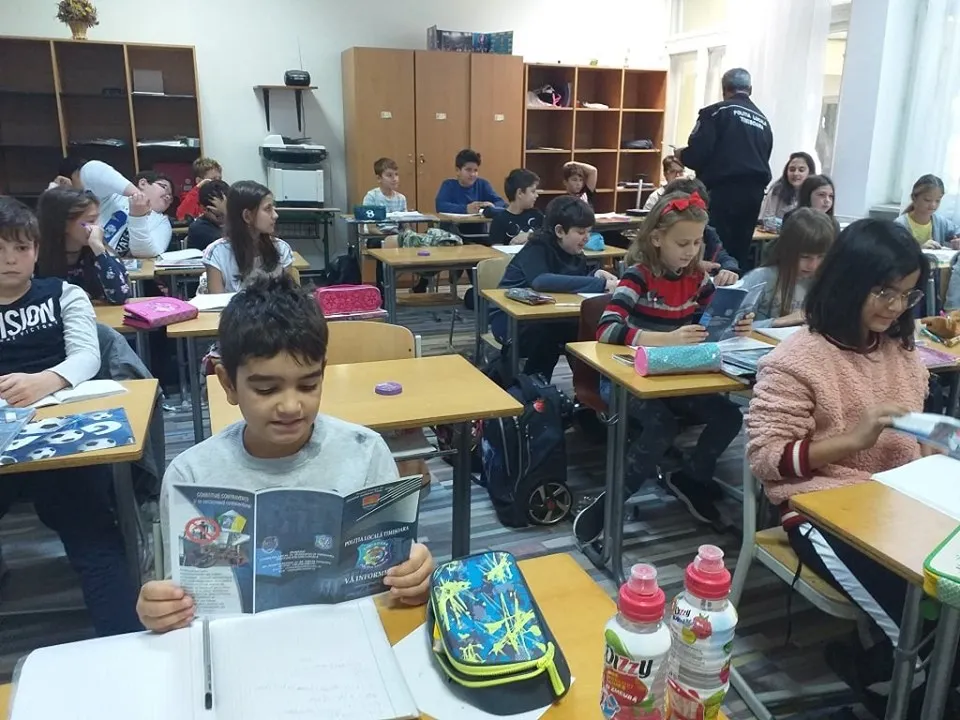 Polițiștii locali au întâlnire cu elevii din Timișoara