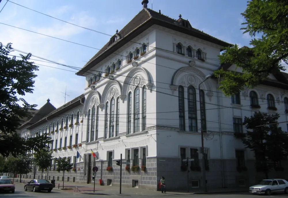 Primăria Timişoara, acţionată în instanţă pentru noua organigramă prin care vor fi desfiinţate 80 de posturi