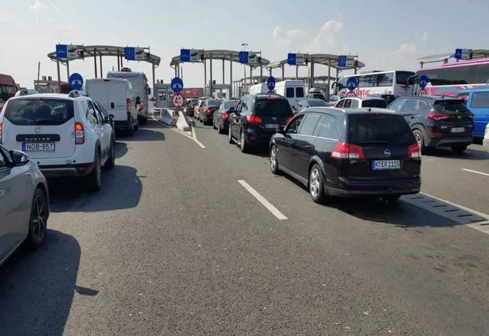 Vămile de la frontiera de vest încep să se aglomereze
