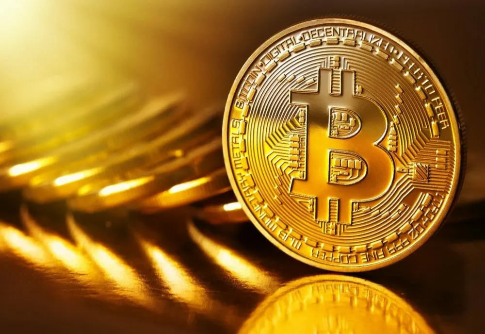Tineri din Timiş reţinuţi de poliţiştii din Cluj! Vindeau fictiv pe internet staţii de minat criptomonede