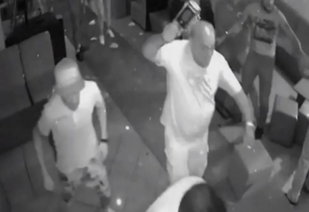 VIDEO Scene halucinante într-un club din Timișoara. Petrecăreții s-au bătut ca-n filme