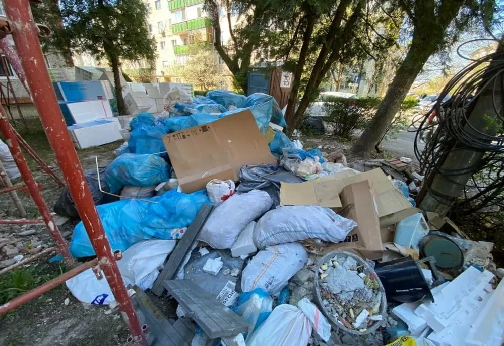 Amenzi zdravene pentru cei care lasă aiurea deșeuri din construcții