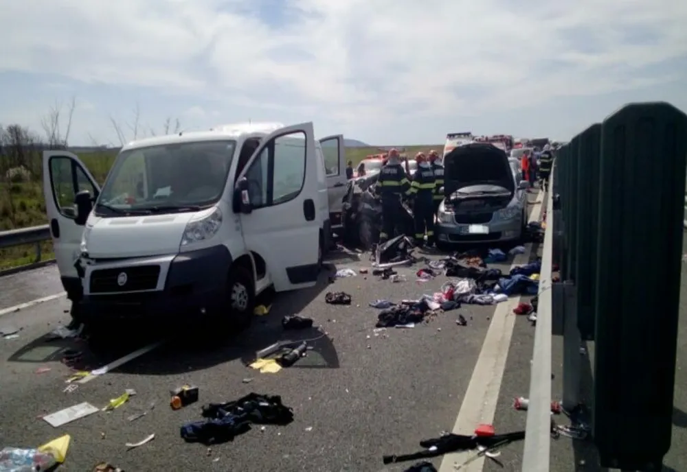 Accident CUMPLIT  pe Autostrada A1 Deva-Nădlac : trei morți, printre care și un copil