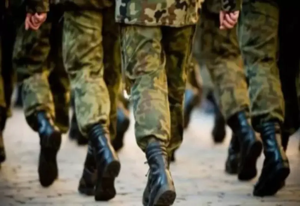 Românii din străinătate vor avea 15 zile să se întoarcă în țară în caz de război