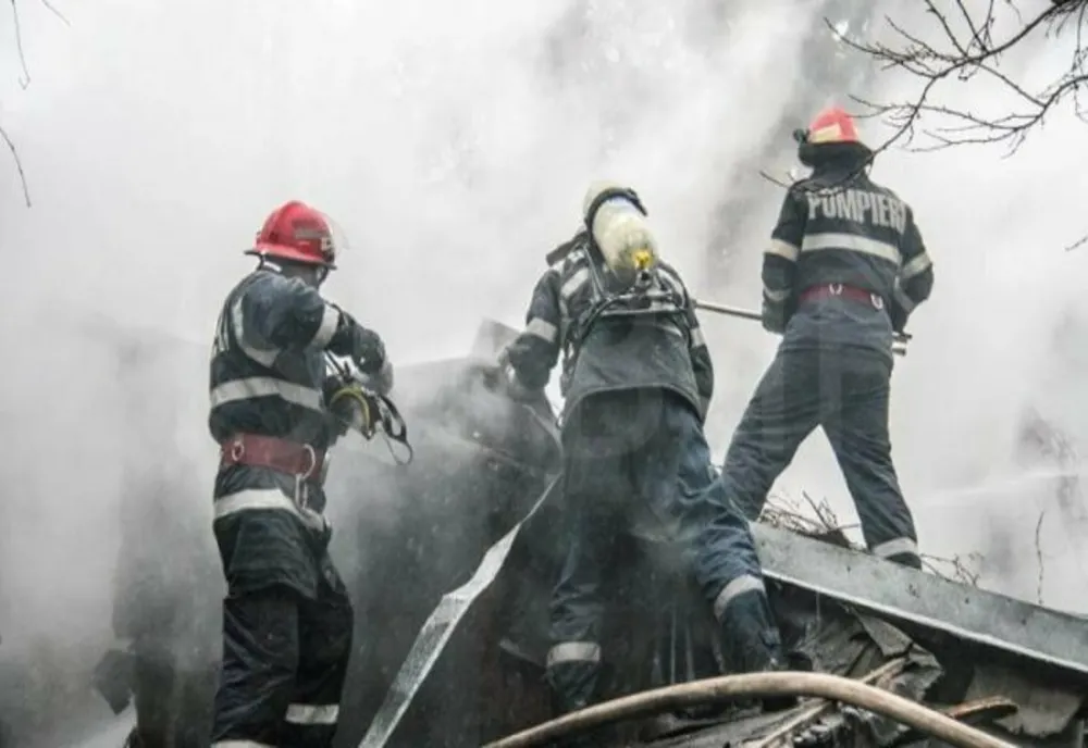 Incendiu într-un bloc din Timișoara, locatari evacuați
