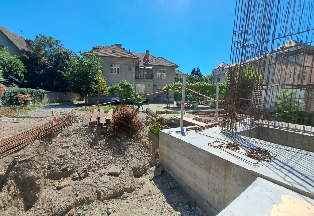 Primăria Timișoara a obținut în instanță acces la șantierul unui important spital. Clanul Cârpaci încerca să scoată 200.000 de euro