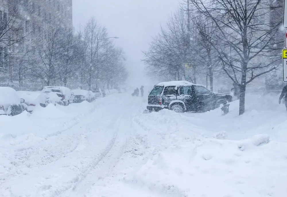 Vremea face ravagii în Europa. O româncă din Italia, găsită moartă înghețată în zăpadă. Cod roșu de ninsori în Grecia și Croația - VIDEO