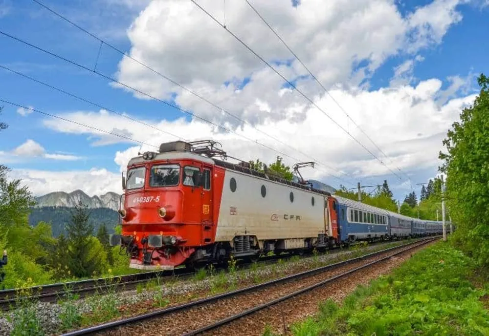 Alertă cu bombă într-un tren internațional - Garnitura a fost oprită la Lugoj