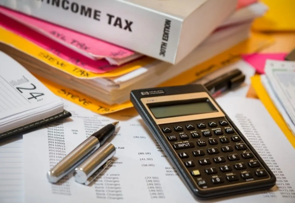CÂT NE MAI COSTĂ MUNCA? ROMÂNII, ÎN PRIZONIERAT FISCAL