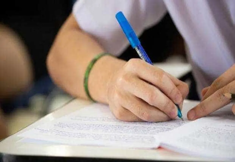 SIMULAREA EXAMENULUI DE BACALAUREAT CONTINUĂ, MARȚI, CU PROBA SCRISĂ OBLIGATORIE A PROFILULUI