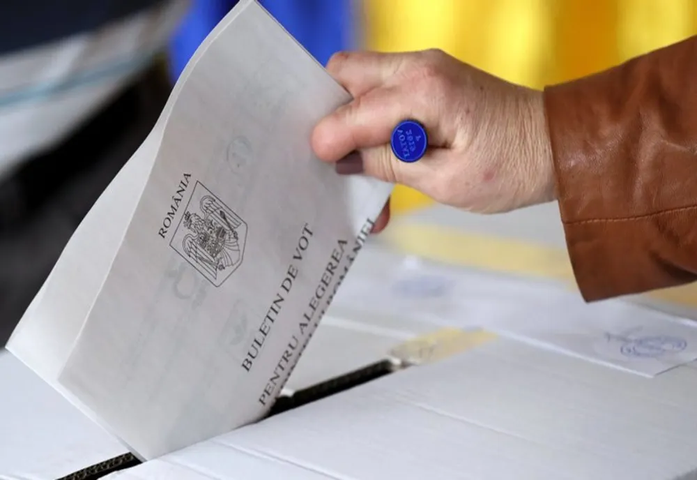 PREZIDENȚIALE 2025: 12 CANDIDATURI, VALIDATE