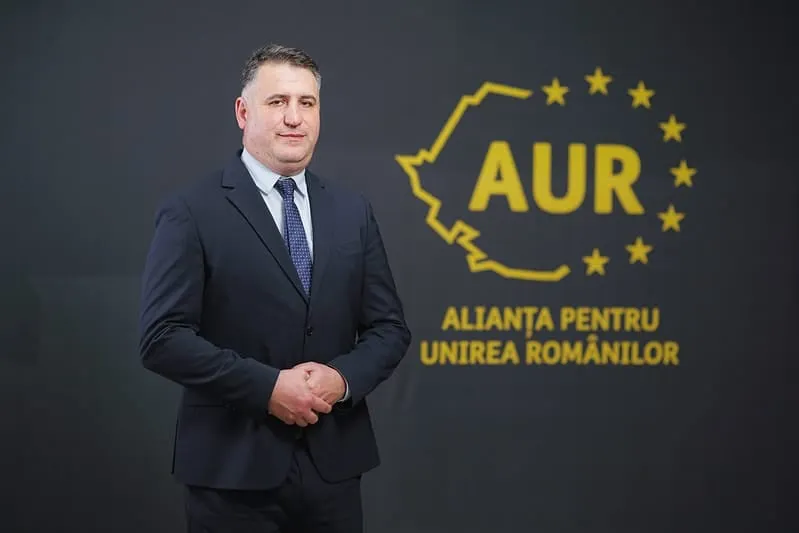 CIPRIAN PARASCHIV: " TINERII SPORTIVI ROMÂNI AU NEVOIE DE SUSȚINERE PENTRU A AJUNGE LA MARI PERFORMANȚE ÎN SPORTURILE DE ECHIPĂ"