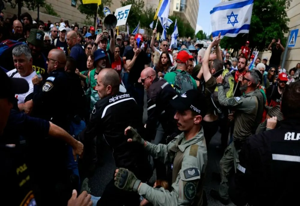 NOI PROTESTE ÎN ISRAEL DUPĂ CE GUVERNUL A ANUNȚAT PLANUL DE A OCUPA ÎNTREAGA FÂȘIE GAZA