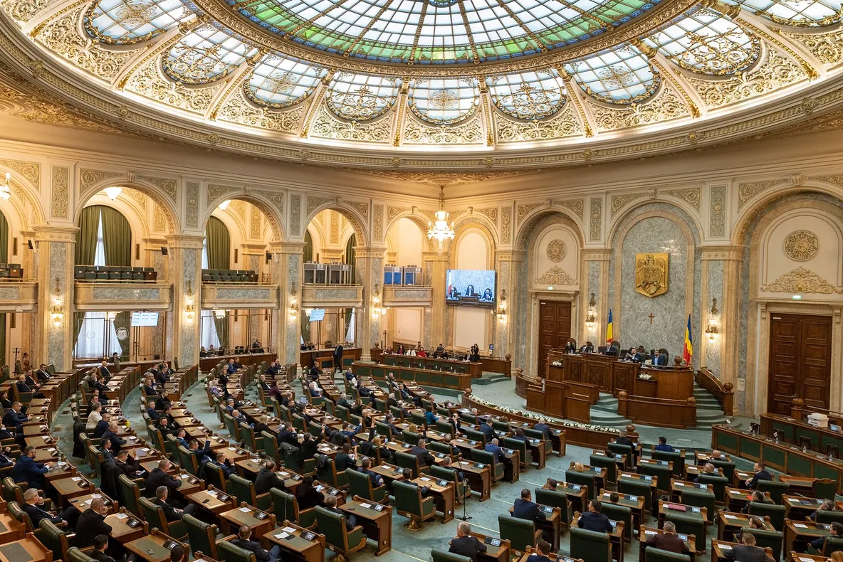 COMISIA DE ABUZURI A SENATULUI SESIZEAZĂ PREMIERUL PRIVIND FOLOSIREA REPETATĂ A ASUMĂRII RĂSPUNDERII