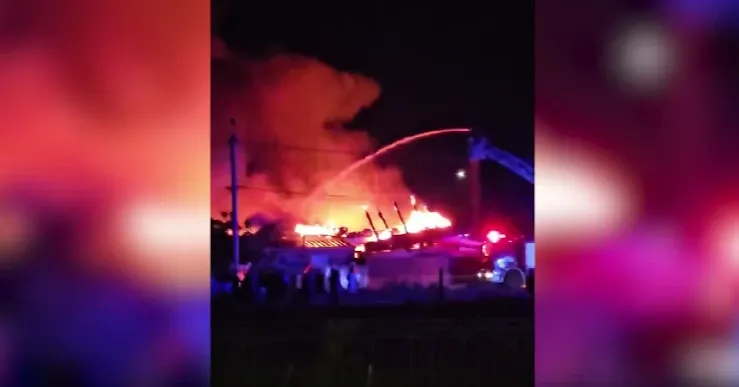 Incendiu la un complex social. Un bărbat a murit