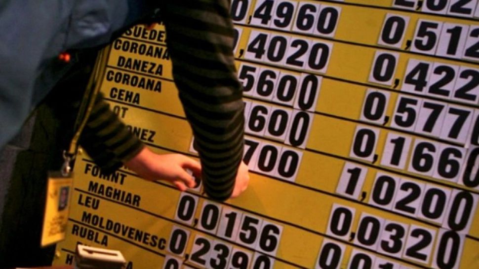 Adio „haiduciei” valutare. Românii ar putea plăti facturile strict la cursul oficial BNR