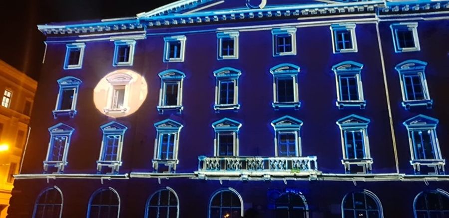 Spectacol senzațional de lumină și culoare într-una dintre piețele centrale din Timișoara