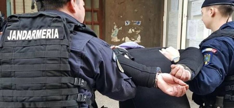 Tânăr prins cu droguri asupra sa de jandarmii din Timiș