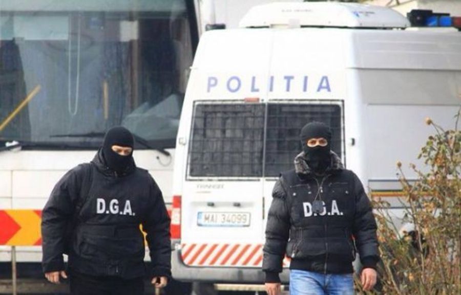 Descinderi la Spitalul Militar din Timișoara și în locuința unui medic. Ce au căutat ofițerii DGA