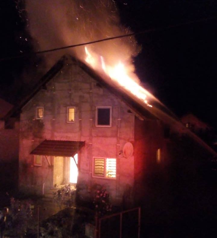 Incendiu izbucnit din cauza unei instalații improvizate