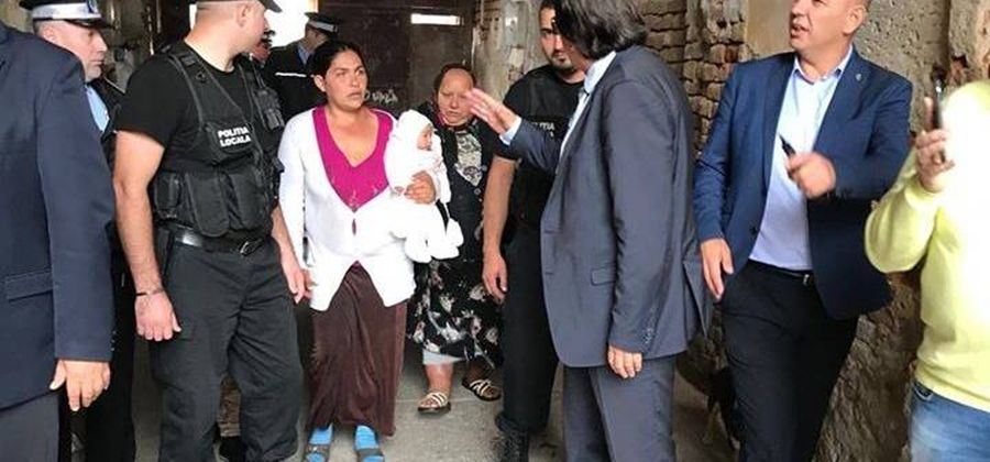 Familii evacuate din locuințele sociale ale Primăriei, la Timișoara