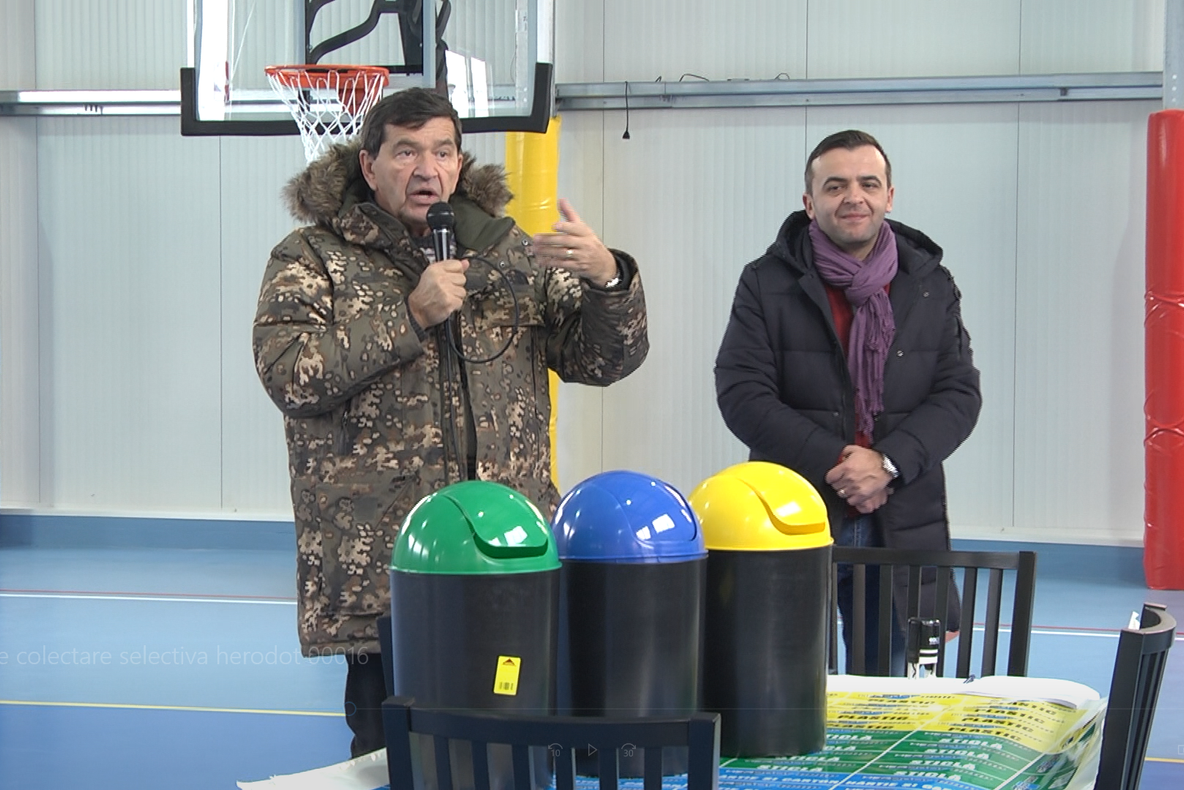 Primăria Timișoara, amendată pentru mizeria de pe străzi