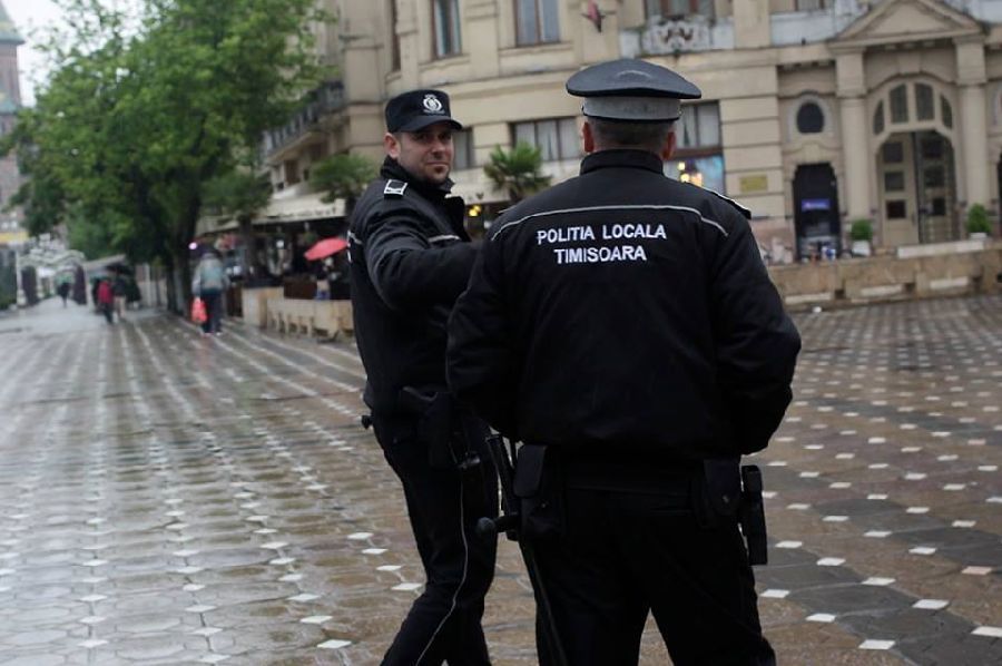 Cerșetori beți și agresivi prinși de polițiști în centru, la Timișoara