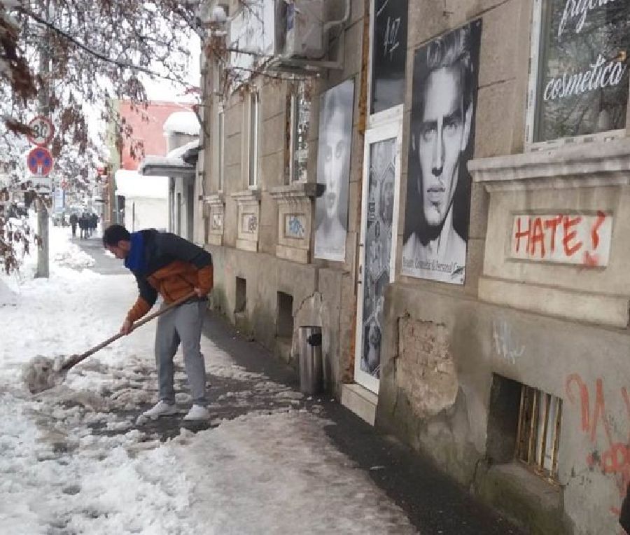 Avertismente date de polițiștii locali pentru cei care nu au curățat trotuarele la Timișoara