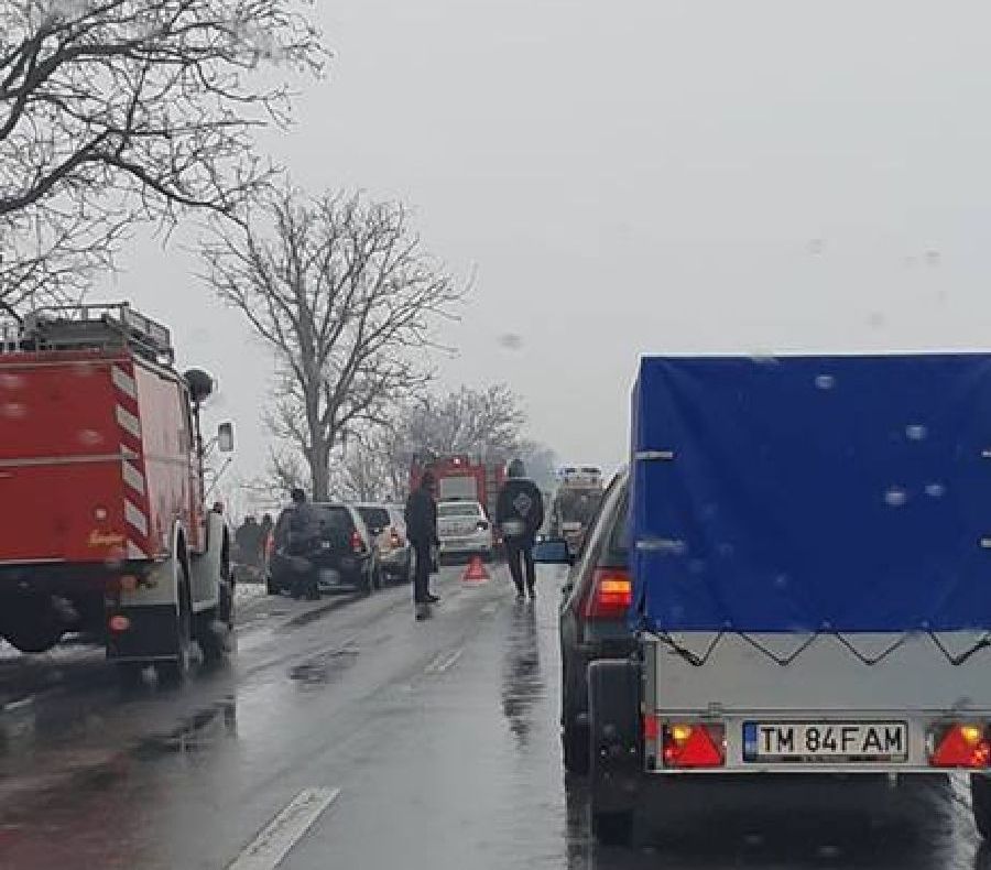 Accident cu 4 victime pe o șosea din Timiș