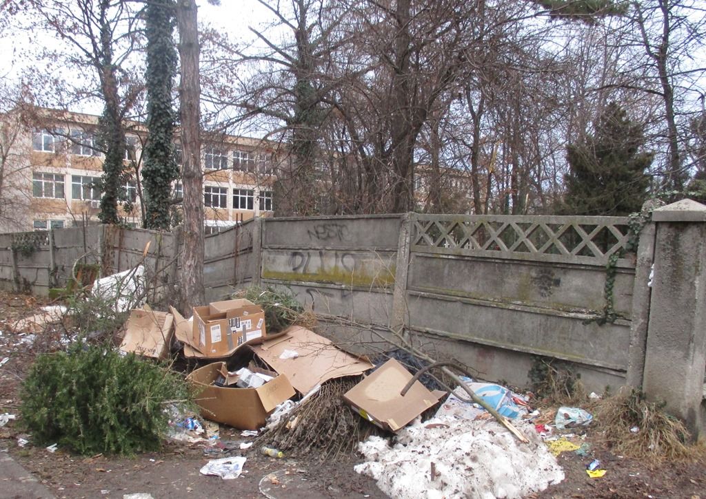 Începând de joi se deschid centrele de colectare gratuită a deșeurilor casnice