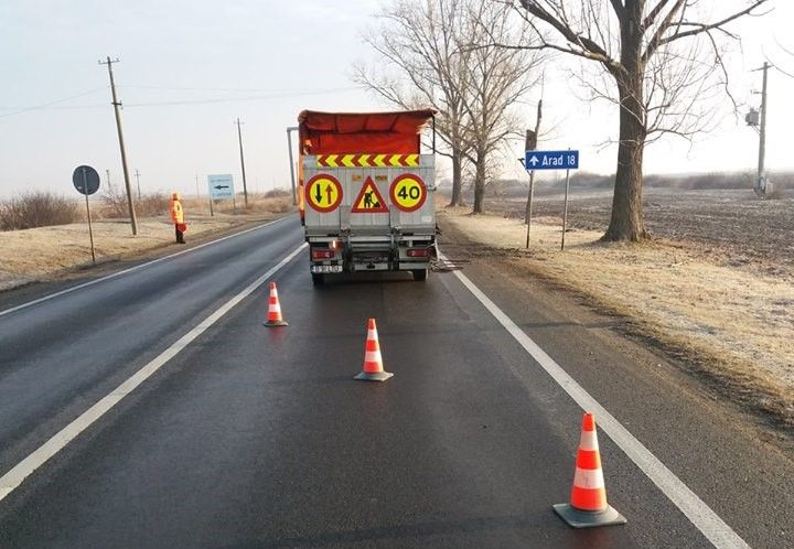 Lucrări de urgență pentru plombarea gropilor