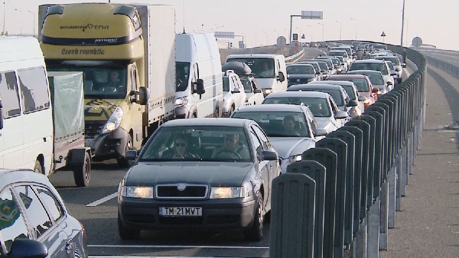 Aglomerație la frontiera de vest a României. Românii se întorc în străinătate după sărbători