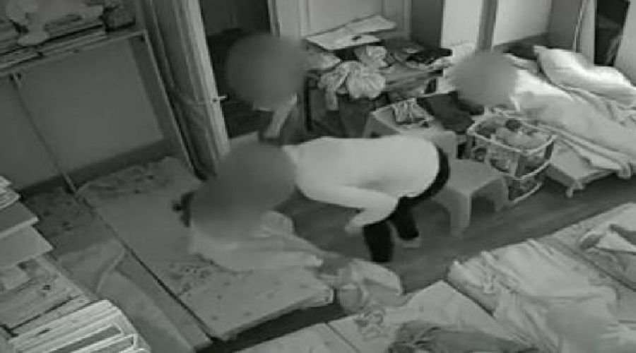 Caz incredibil la Timișoara. Copilaș de doi ani lovit într-o creșă de fiica lui Iosif Rotariu. Micuțul a ajuns la spital cu piciorul rupt. Imagini care vă pot afecta emoțional