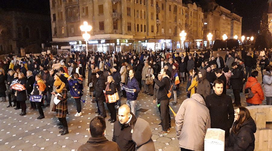 Sute de oameni în stradă la Timișoara. Laura Codruța Kovesi susținută în capitala Banatului. Foto