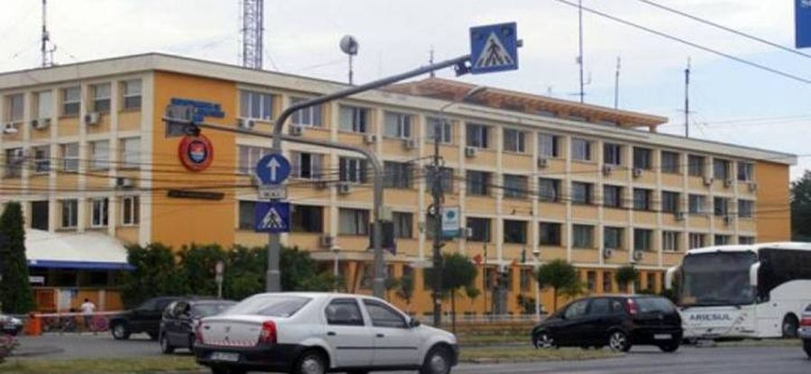 Anchetă la IPJ Timiș după ce un om a fost ucis cu o drujbă. Familia a sunat la 112, dar apelul nu a fost luat în seamă