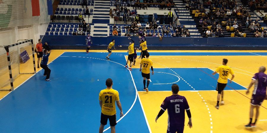 SCM Politehnica începe cu stângul sezonul. Handbaliștii timișoreni învinși de Dinamo în Supercupă