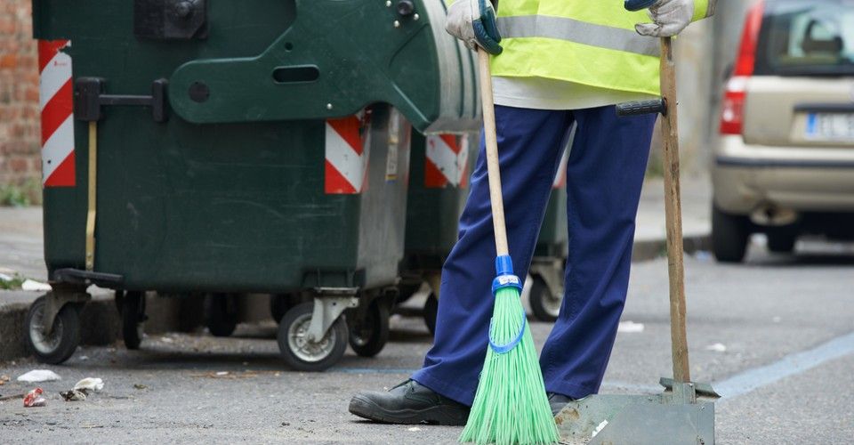 Curățenie pe străzile Timișoarei, noua firmă de salubrizare și-a început activitatea