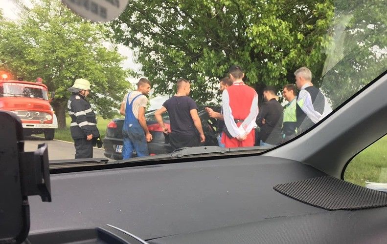 Accident în județul Timiș, gravidă ajunsă la spital. VIDEO